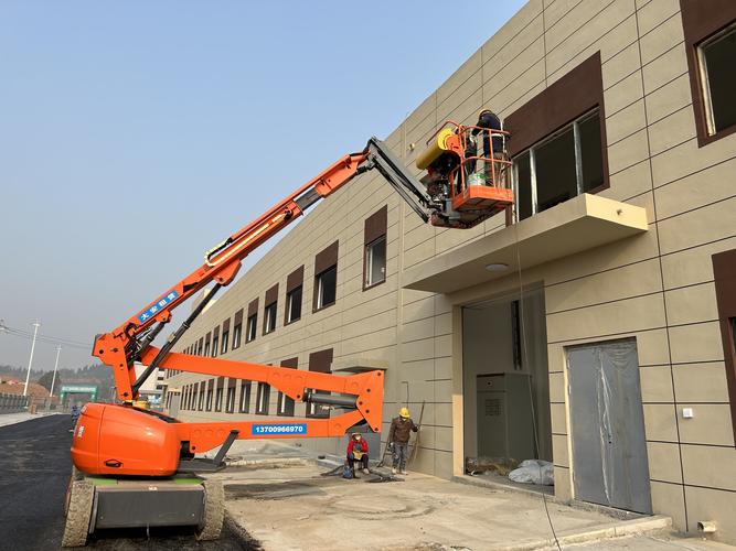 高空作业车 安全、高效、经济三重驱动，激活高空工程市场需求